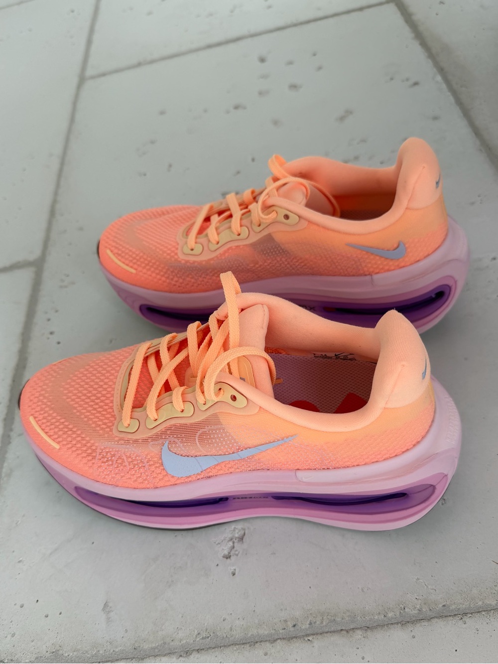 Nike Vomero Premium Road Running Shoes - Picture 3 of 6
